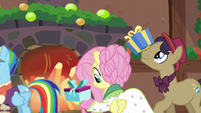 Flutterholly and stallion receiving presents S6E8