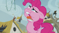 Pinkie chewing scone S5E8