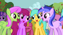 Ponies singing along 3 S2E15
