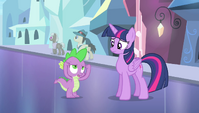 Spike trying to read Twilight's mind S4E24