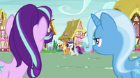 Starlight and Trixie see Applejack and Rarity S6E25