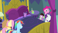 Twilight Sparkle turns into a baby MLPS2