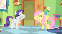 Fluttershy and Rarity "stick a cupcake in my eye" S01E20