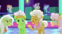 Goldie Delicious "you'll love this show!" S8E5