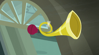 Horn above Rarity For You's front door S6E9