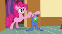 Pinkie Pie puts Gummy in riding pants S03E11