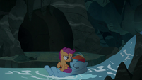 Rainbow and Scootaloo float down the stream S7E16