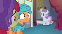 Sweetie Belle not sure what to do S6E4