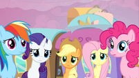 The main 5 ponies worried about Twilight S2E25