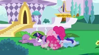 Twilight and friends crash to the ground S5E12.png (1.02 MB) Twilight and friends crash to the ground S5E12
