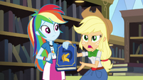 Applejack "kinda hard to get along with" EG3