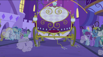 Carriage leaving S2E26