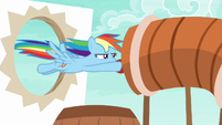 Rainbow flies into obstacle tunnel S6E18