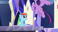 Rainbow sees Twilight flying away S5E19