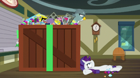 Rarity falls on post office floor S9E19