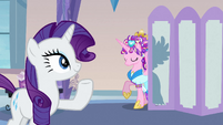 Rarity presenting Princess Cadance's new mane S3E12