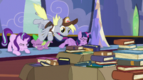 Derpy flies in through the castle window S6E25