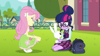 Twilight, Fluttershy y Angel EG3