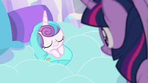 Twilight beholds Flurry Heart for the first time - episode version S6E1.png