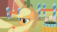 Chill Applejack, chill.