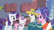 Rarity with her family S2E5