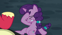 Sugar Belle dizzy after falling off the stage S7E8