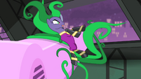 The Mane-iac pointing with her mane S4E06