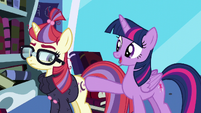 Twilight trying to reach Moon Dancer S5E12