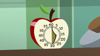 Apple-shaped oven timer S8E10