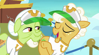 Goldie Delicious "forget the sights!" S8E5
