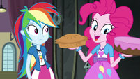 Pinkie Pie holding a pie and cake EG3