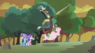 S06E26 Discord gotów do walki o Fluttershy