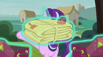 Starlight holding an inflatable raft S8E19