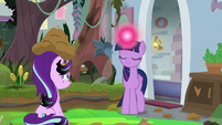 Twilight Sparkle channeling her magic S9E20