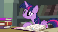 Twilight reminds Pinkie of Pinkie Pride S4E25
