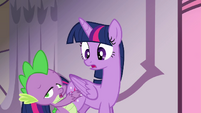 Twilight watches Spike faint S4E01