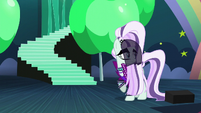 Countess Coloratura looking back at Applejack S5E24