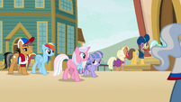 RD, Quibble, Sky, and Wind approach the stadium S9E6