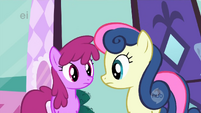 Sweetie Drops and Berryshine look at each other S1E20