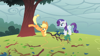 Applejack bucking a tree S1E08