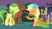 Applejack playing instrument S2E26