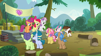 Cutie Mark Crusaders welcoming their campers S7E21