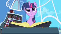 Twilight perplexed by "See Mare in the Moon" entry S1E01