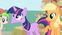 Twilight spits out the food Applejack fed her S1E01