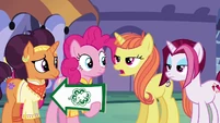 Citrus Blush "how many hooves does it have?" S6E12