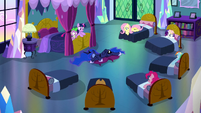 Luna sleeping in the middle of Twilight's room S5E13
