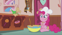 Pinkie smiling while Gummy is covered in cream S5E8