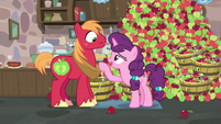 Sugar Belle flirting with Big McIntosh S7E8