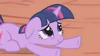 Twilight hearing her friends apologize S1E03
