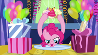 Pinkie Pie looking for party cannons S5E3